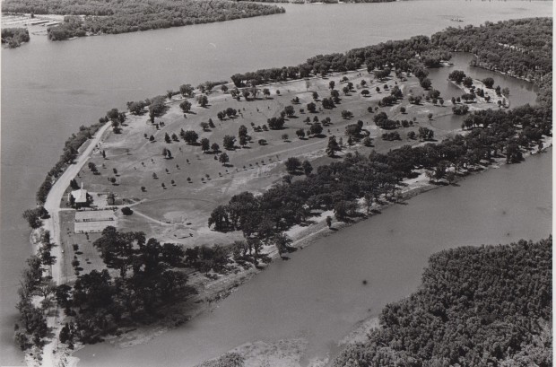 Credit Island aerial 1975 001.jpg